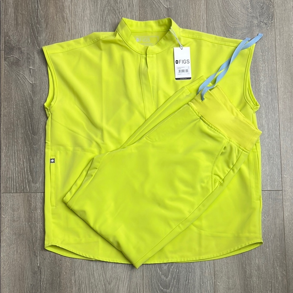 Figs Bright Yellow Scrub Ensemble